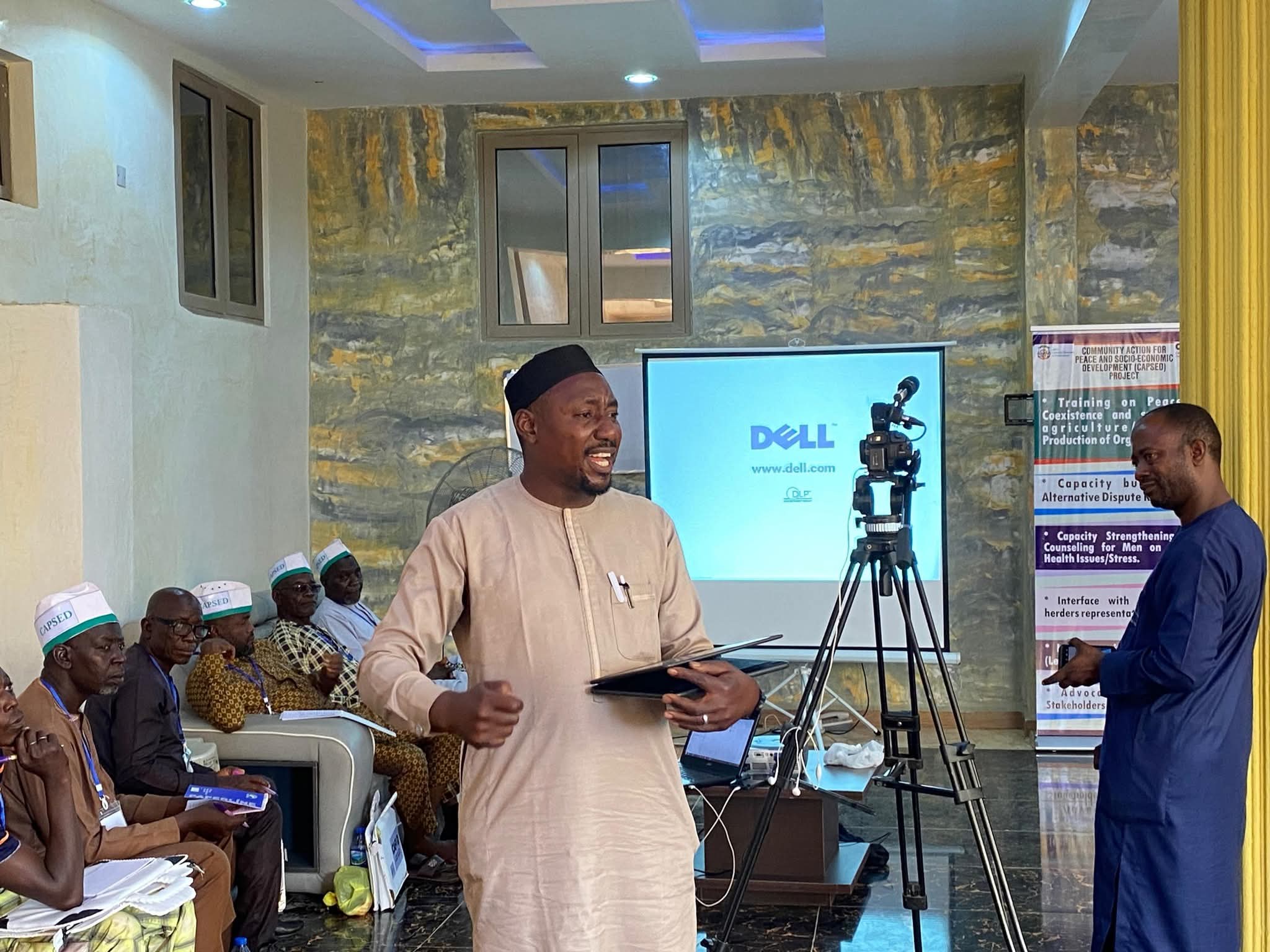 Nigerian Man conduct Seminar  on Substainable Agriculture/Production of Organic Manure.