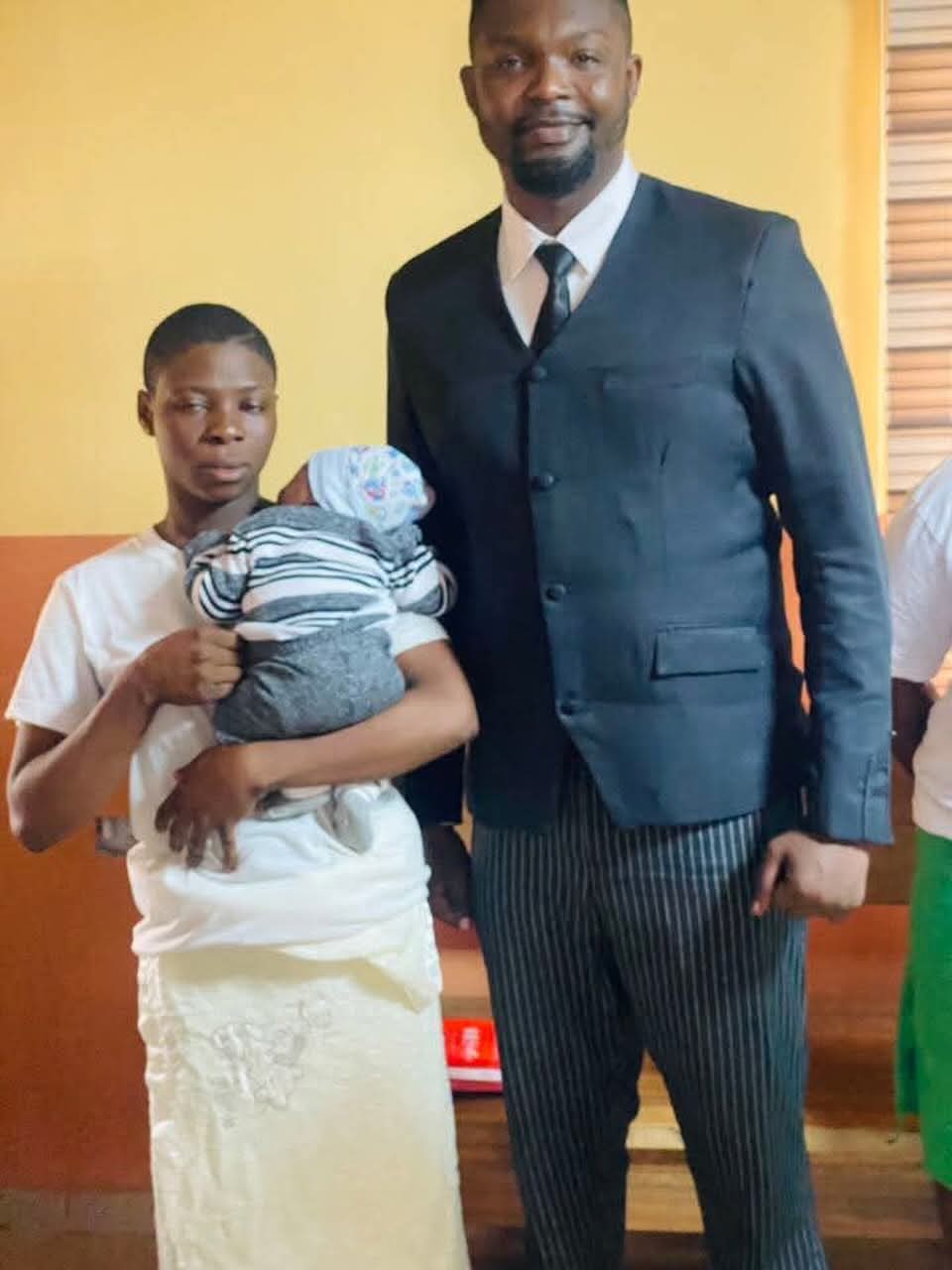 Little girl give birth in prison. 