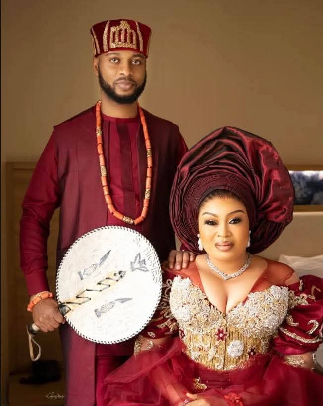 Actress Nkiru celebrates her wedding Anniversary. 