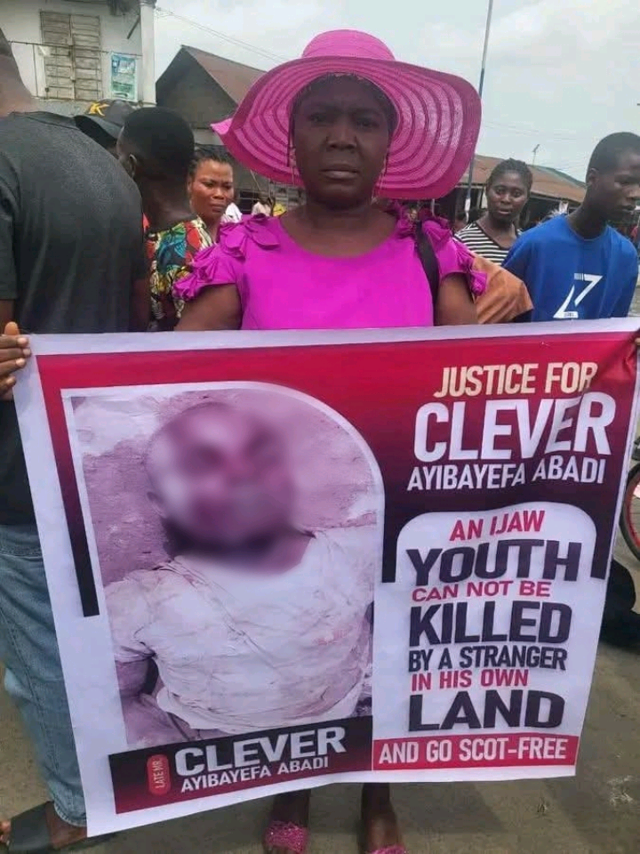 Murder of Ekowe Poly student: Youths demonstrate. 