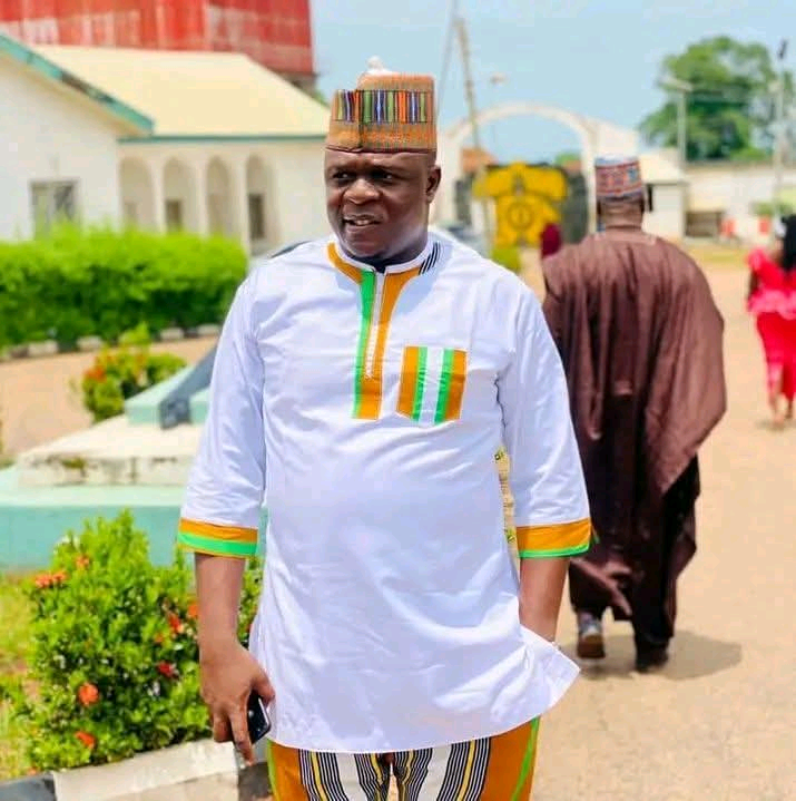 Sad: University Lecturer slump and die.