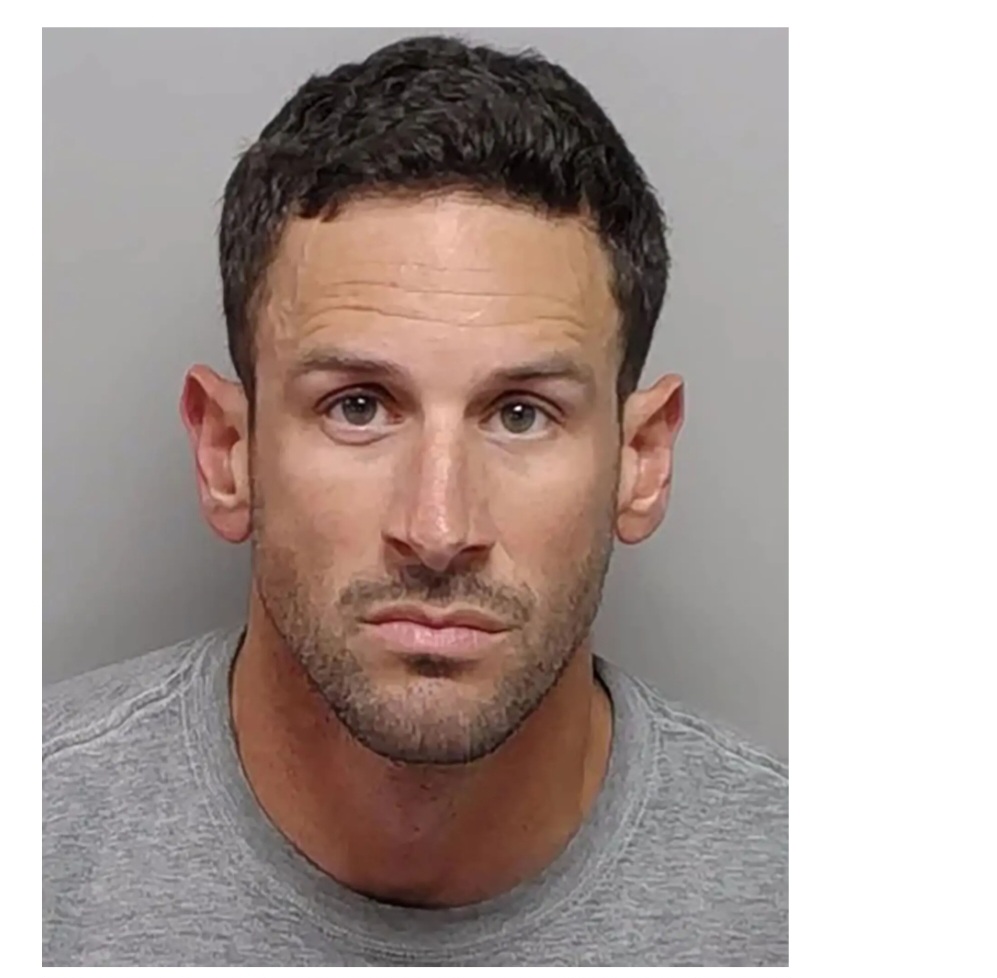 Panic as teacher had sex in classroom. 