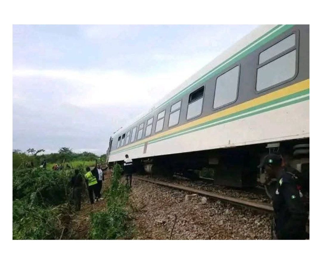 Sad: More than four died in Warri Itakpe train Accident. 